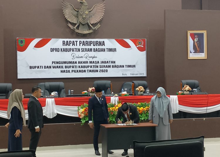DPRD SBT Paripurna Umumkan Akhir Masa Jabatan Bupati dan Wakil Bupati 