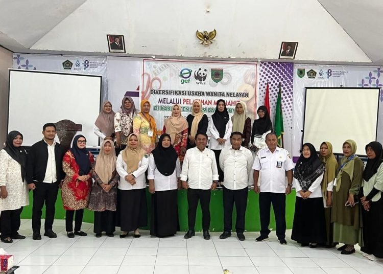 Berdayakan Wanita Nelayan, Dinas Perikanan SBT Gelar Pelatihan Menjahit, Begini Pesan Bupati