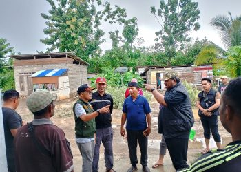 Tinjau Lokasi Banjir, Wabup SBT Perintah Kepala BPBD Data Lengkap Warga Terdampak