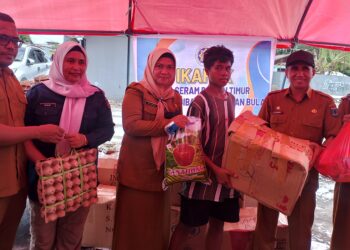 Peduli Korban Kebakaran, IKAPTK Seram Bagian Timur Salurkan Puluhan Paket Bantuan